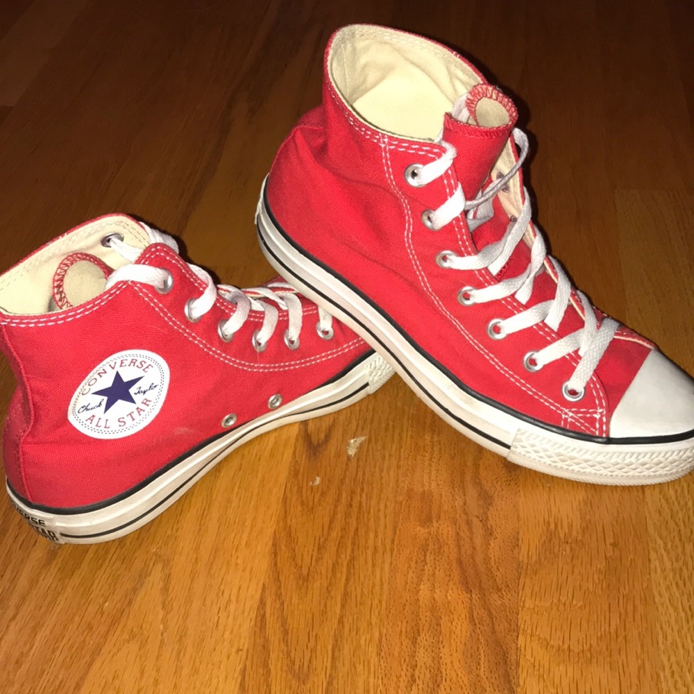 Woman’s/Men’s converse